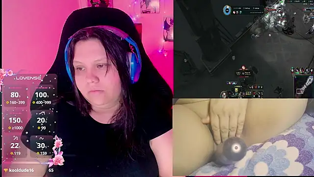 Snapshot of crystal7u7 chatting on 12-19-24, 06:23 crystal7u7 online show from 12-19-24, 06:23