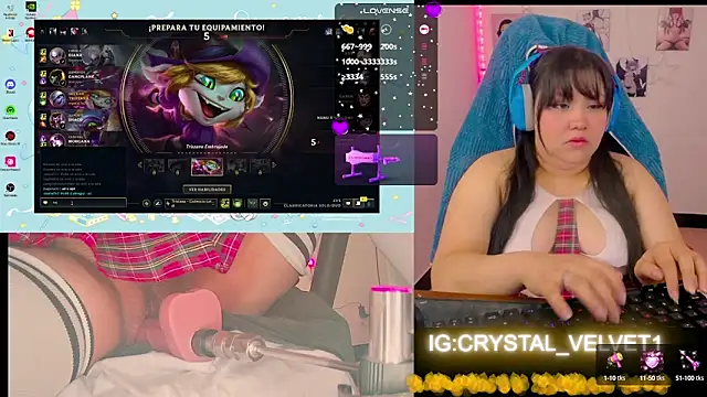 Snapshot of crystal7u7 chatting on 09-11-25, 10:37 crystal7u7 online show from 09-11-25, 10:37