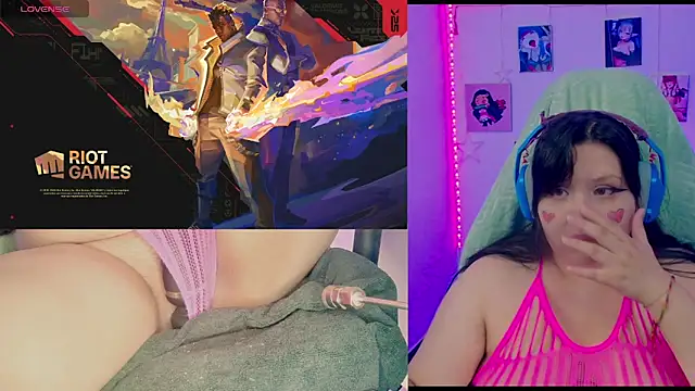 Snapshot of crystal7u7 chatting on 10-06-25, 08:17 crystal7u7 online show from 10-06-25, 08:17