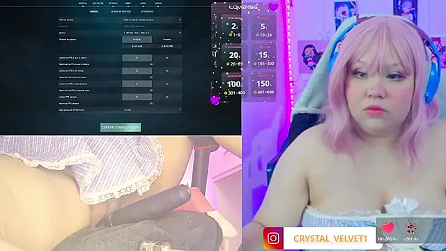 Snapshot of crystal7u7 chatting on 10-21-25, 08:20 crystal7u7 online show from 10-21-25, 08:20