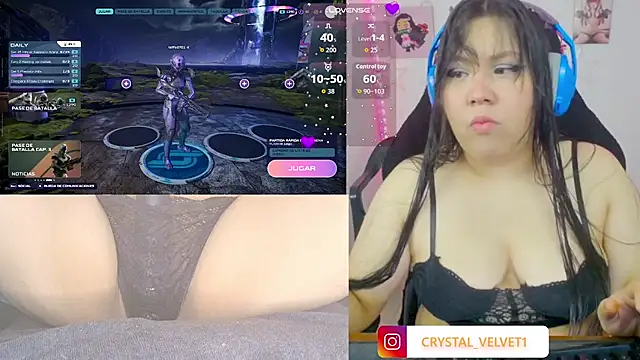 Snapshot of crystal7u7 chatting on 10-26-25, 06:14 crystal7u7 online show from 10-26-25, 06:14