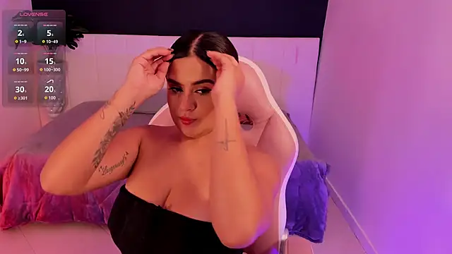 Snapshot of katia_bigboobs1 chatting on 04-10-26, 06:34 katia bigboobs1 online show from 04-10-26, 06:34
