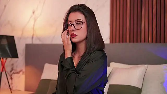 EmaSaenz online show from 12-18-24, 09:18