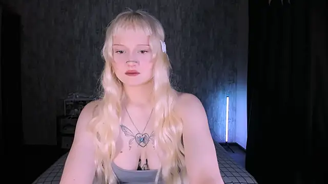 Snapshot of MariaMango chatting on 11-07-25, 02:22 MariaMango online show from 11-07-25, 02:22