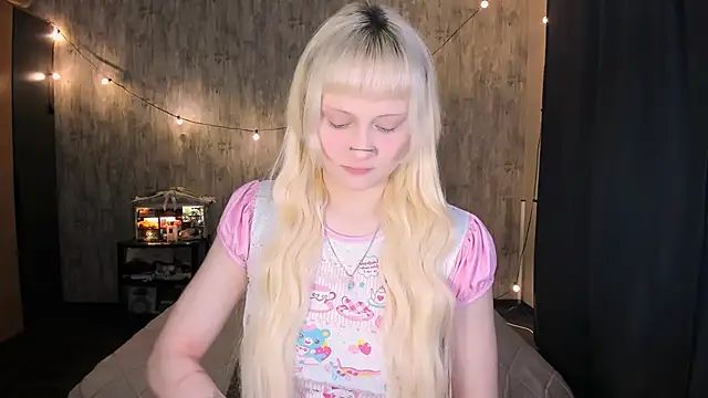 MariaMango online show from 12-15-25, 04:50