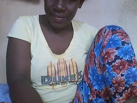 Snapshot of Queen_lady chatting on 09-15-25, 06:13 Queen lady online show from 09-15-25, 06:13