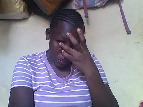 Snapshot of Queen_lady chatting on 09-20-25, 12:06 Queen lady online show from 09-20-25, 12:06