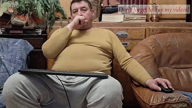 Snapshot of sympatrique chatting on 11-22-25, 11:04 sympatrique online show from 11-22-25, 11:04