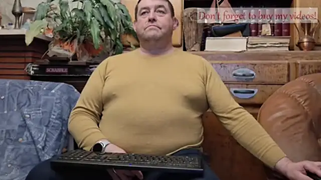 Snapshot of sympatrique chatting on 11-23-25, 04:07 sympatrique online show from 11-23-25, 04:07