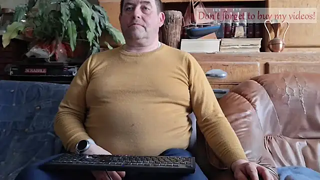 Snapshot of sympatrique chatting on 11-30-25, 02:32 sympatrique online show from 11-30-25, 02:32