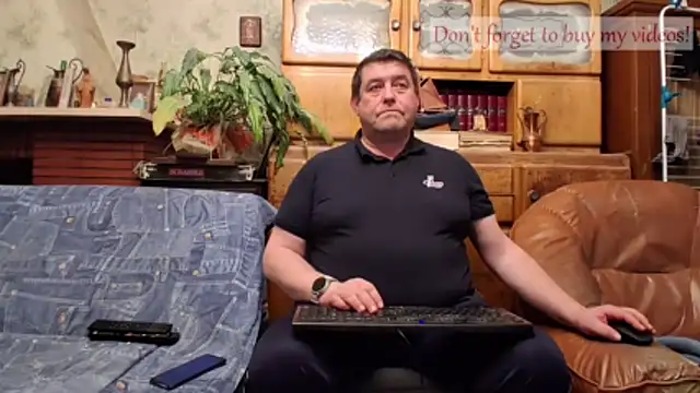 Snapshot of sympatrique chatting on 12-14-25, 05:51 sympatrique online show from 12-14-25, 05:51