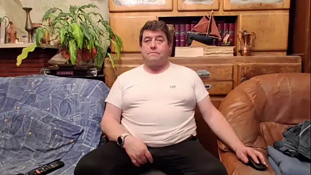 Snapshot of sympatrique chatting on 01-18-26, 05:28 sympatrique online show from 01-18-26, 05:28