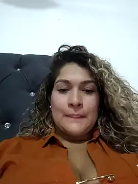 Sara smiiith211 online show from 12-01-24, 06:30