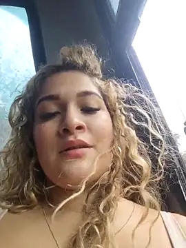 Sara smiiith211 online show from 12-20-25, 05:09