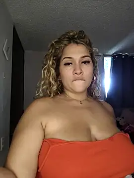 Sara smiiith211 online show from 12-21-25, 10:06