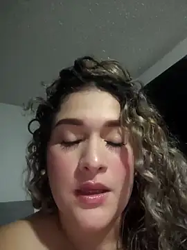 Sara smiiith211 online show from 05-02-26, 12:37