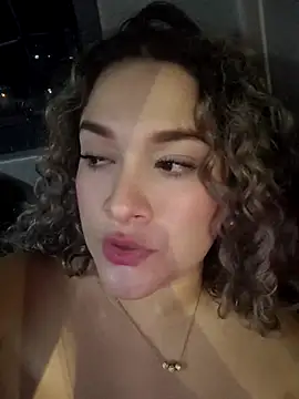 Sara smiiith211 online show from 05-02-26, 11:54