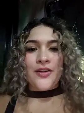 Sara smiiith211 online show from 05-09-26, 11:43
