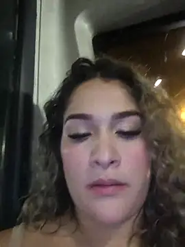 Sara smiiith211 online show from 05-13-26, 12:41