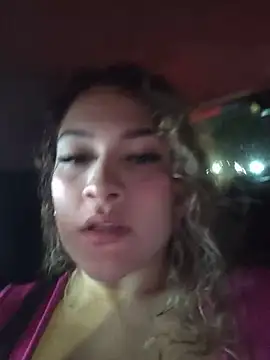 Sara smiiith211 online show from 06-19-26, 12:48