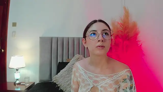 Emilywatsonn online show from 12-19-24, 11:39