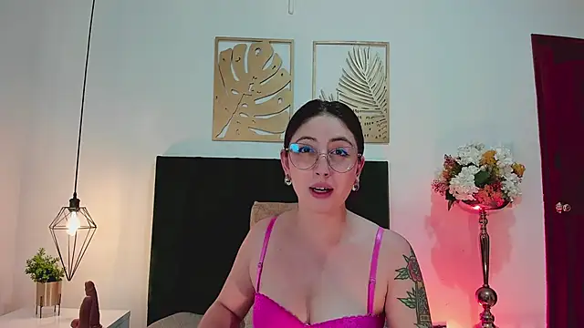 Emilywatsonn online show from 12-22-24, 02:16