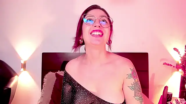 Emilywatsonn online show from 12-24-24, 02:54