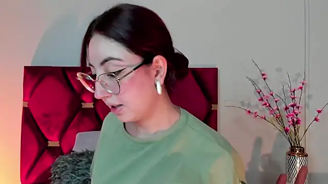 Emilywatsonn online show from 01-03-25, 02:19