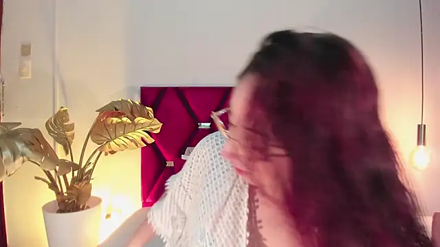 Emilywatsonn online show from 10-15-25, 10:21