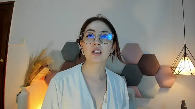 Emilywatsonn online show from 10-25-25, 10:48