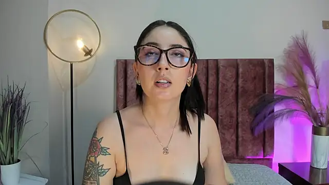 Emilywatsonn online show from 06-13-26, 12:30
