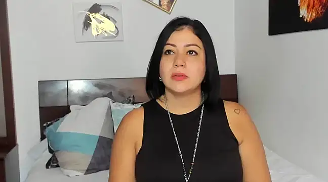 EmilyPeytonn online show from 01-18-25, 05:04