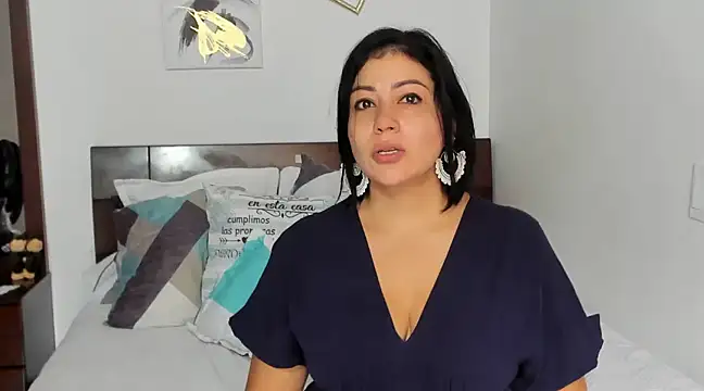 EmilyPeytonn online show from 01-21-25, 03:21