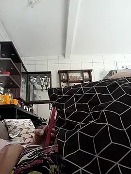 Snapshot of marcialoira chatting on 12-22-24, 07:21 marcialoira online show from 12-22-24, 07:21