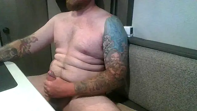 Snapshot of daddytoasty chatting on 05-22-26, 01:02 daddytoasty online show from 05-22-26, 01:02
