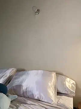 Snapshot of Amelia_Rouse chatting on 10-18-25, 07:58 Amelia Rouse online show from 10-18-25, 07:58