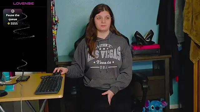 TreeJeanne online show from 12-16-25, 04:12