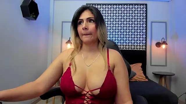 Snapshot of Melanie_silver_ chatting on 10-16-25, 10:00 Melanie silver online show from 10-16-25, 10:00