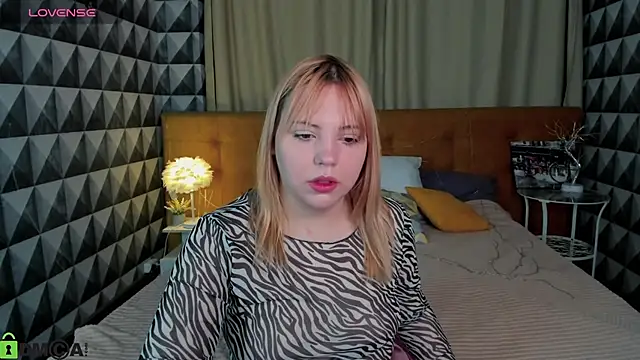 Stacy Luv online show from 09-15-25, 12:32