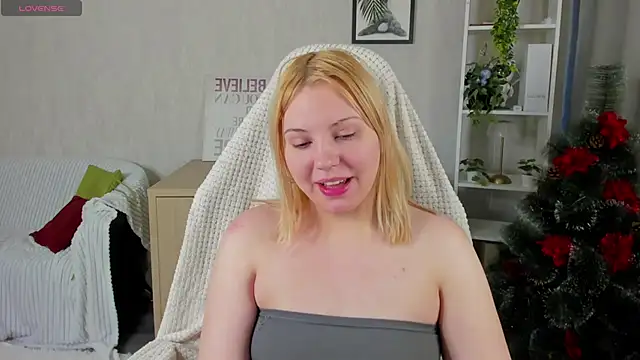 Stacy Luv online show from 12-20-25, 09:05