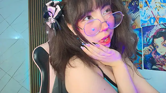 Snapshot of Purplee_Baby chatting on 09-10-25, 11:16 Purplee Baby online show from 09-10-25, 11:16