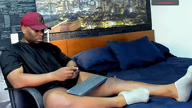 thomas santtos1 online show from 03-19-25, 09:58