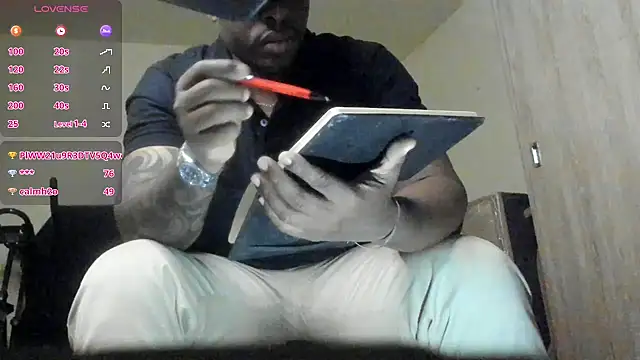 Snapshot of thomas_santtos1 chatting on 07-10-26, 03:47 thomas santtos1 online show from 07-10-26, 03:47