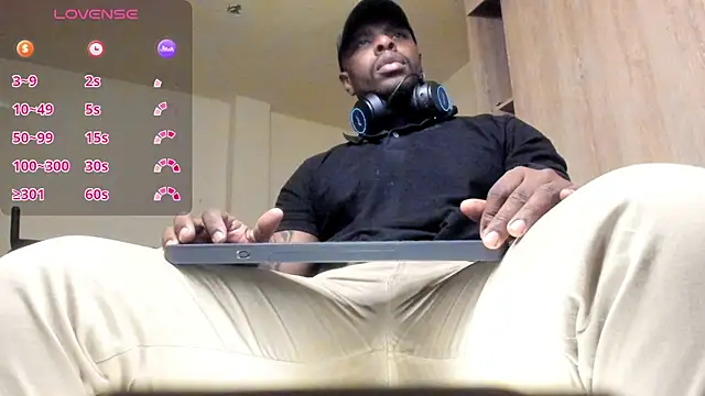 Snapshot of thomas_santtos1 chatting on 08-05-26, 11:02 thomas santtos1 online show from 08-05-26, 11:02