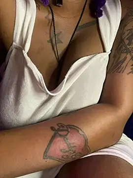 Snapshot of Cherrytowild chatting on 02-12-26, 03:51 Cherrytowild online show from 02-12-26, 03:51