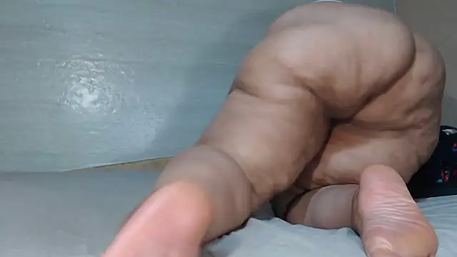 Snapshot of BustyThickyAss chatting on 02-26-25, 05:28 BustyThickyAss online show from 02-26-25, 05:28