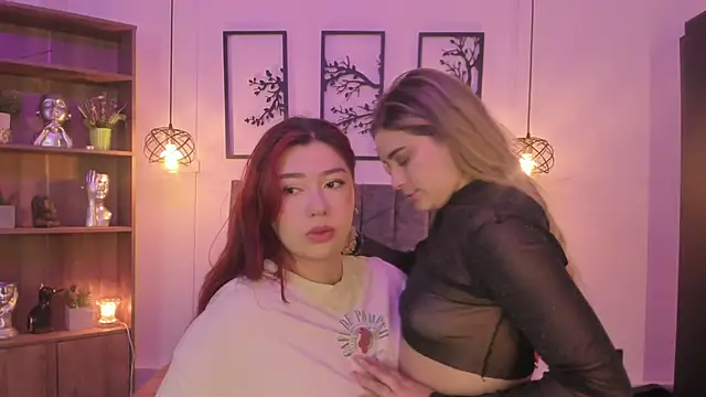 Snapshot of Andy_and_emma chatting on 12-22-24, 12:16 Andy and emma online show from 12-22-24, 12:16