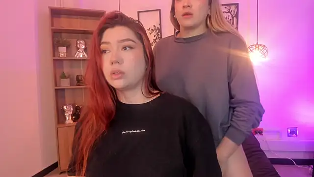 Snapshot of Andy_and_emma chatting on 01-07-25, 12:31 Andy and emma online show from 01-07-25, 12:31