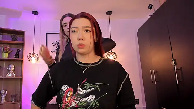 Snapshot of Andy_and_emma chatting on 01-13-25, 12:45 Andy and emma online show from 01-13-25, 12:45