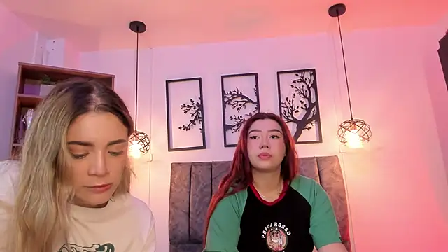 Snapshot of Andy_and_emma chatting on 02-02-25, 12:46 Andy and emma online show from 02-02-25, 12:46